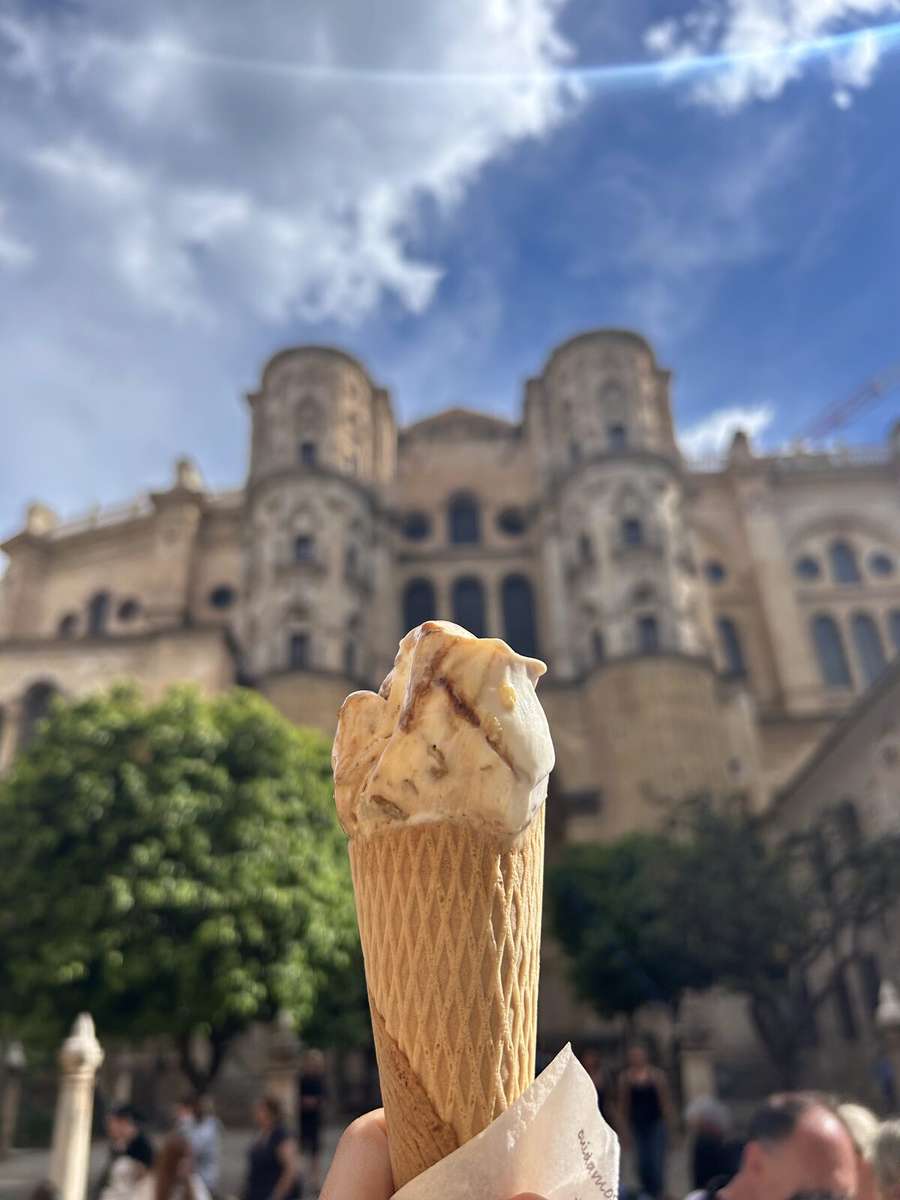 Eis vor der Kathedrale